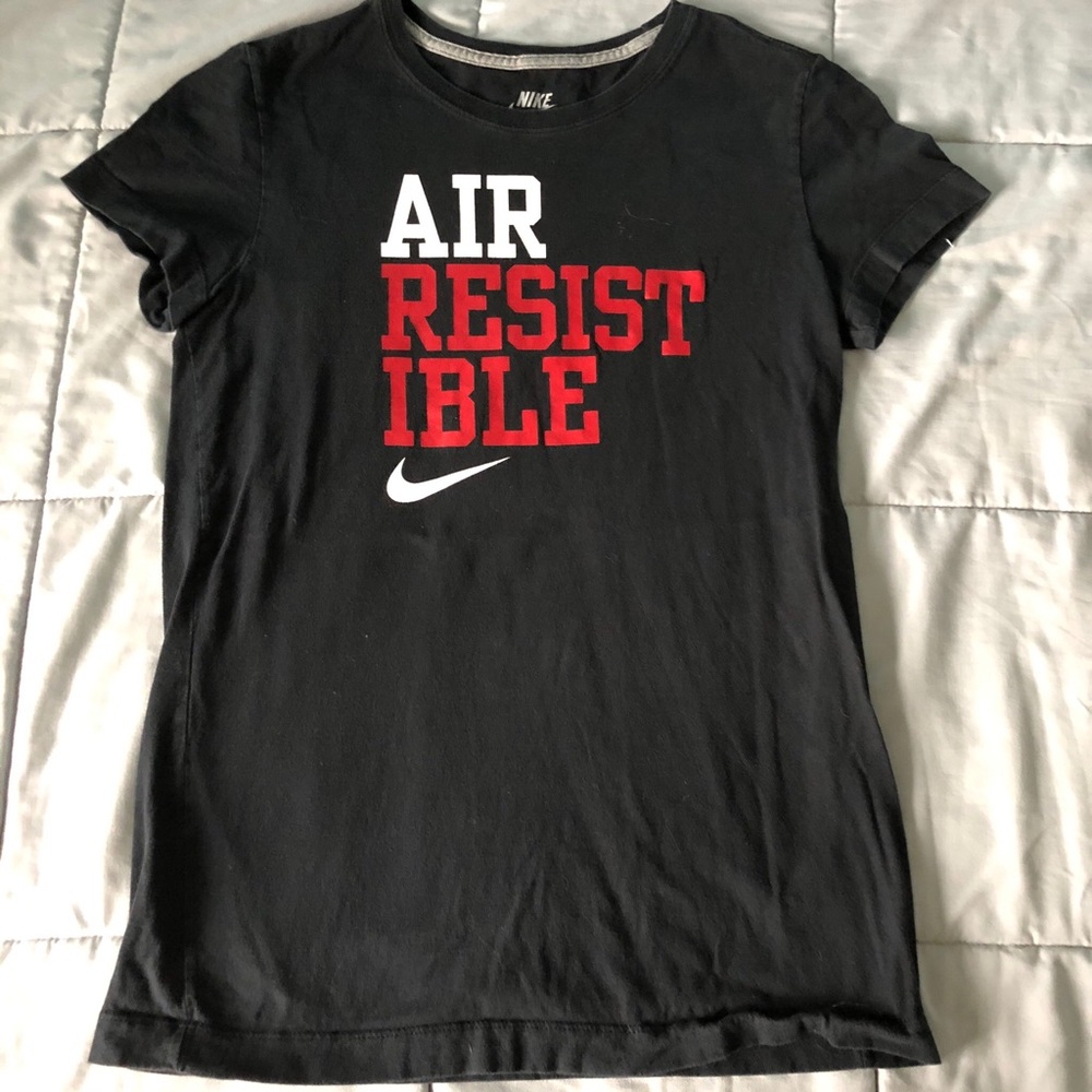 Nike Women’s Graphic Tee